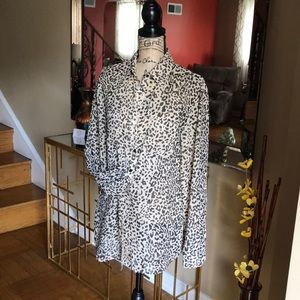 Leopard kardashian shirt “S”👚